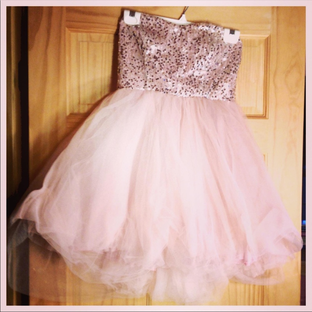 Trixxi dress